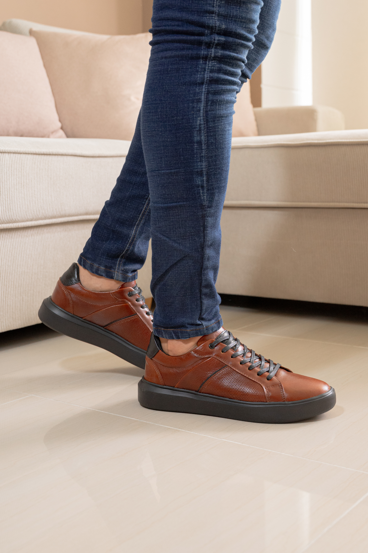 TENIS PARA HOMBRE EN CUERO COÑAC REF: SIDNEY 3220