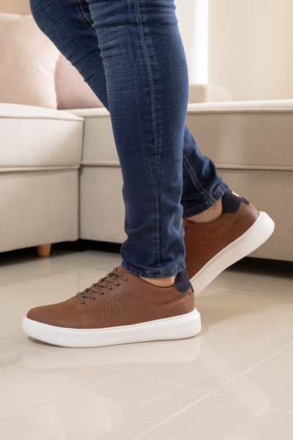 TENIS PARA HOMBRE EN CUERO SANGRIA REF: BRUSELAS 3202 GLD