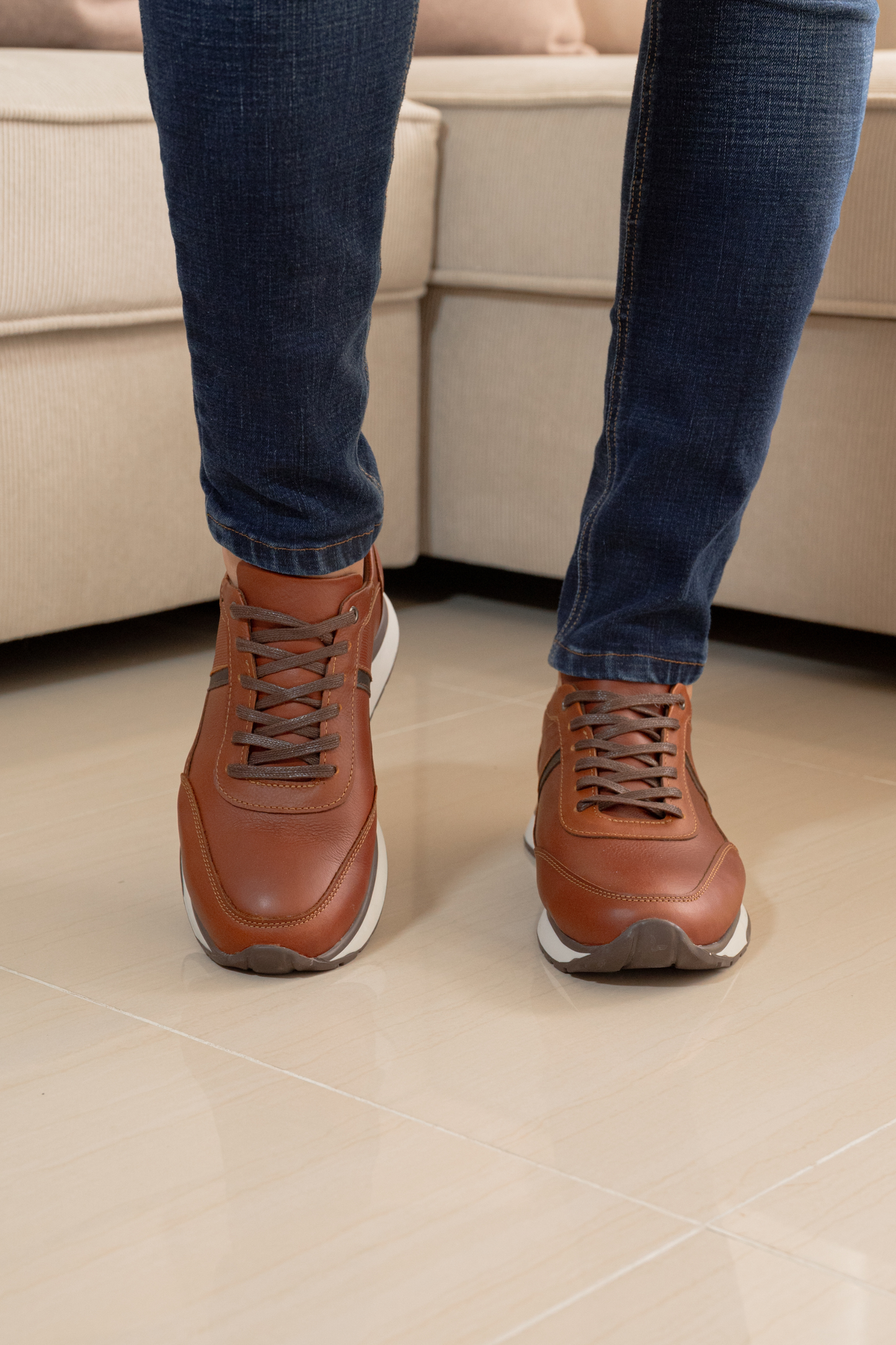 TENIS PARA HOMBRE EN CUERO MIEL X CAFE REF: MANCHESTER 60-0