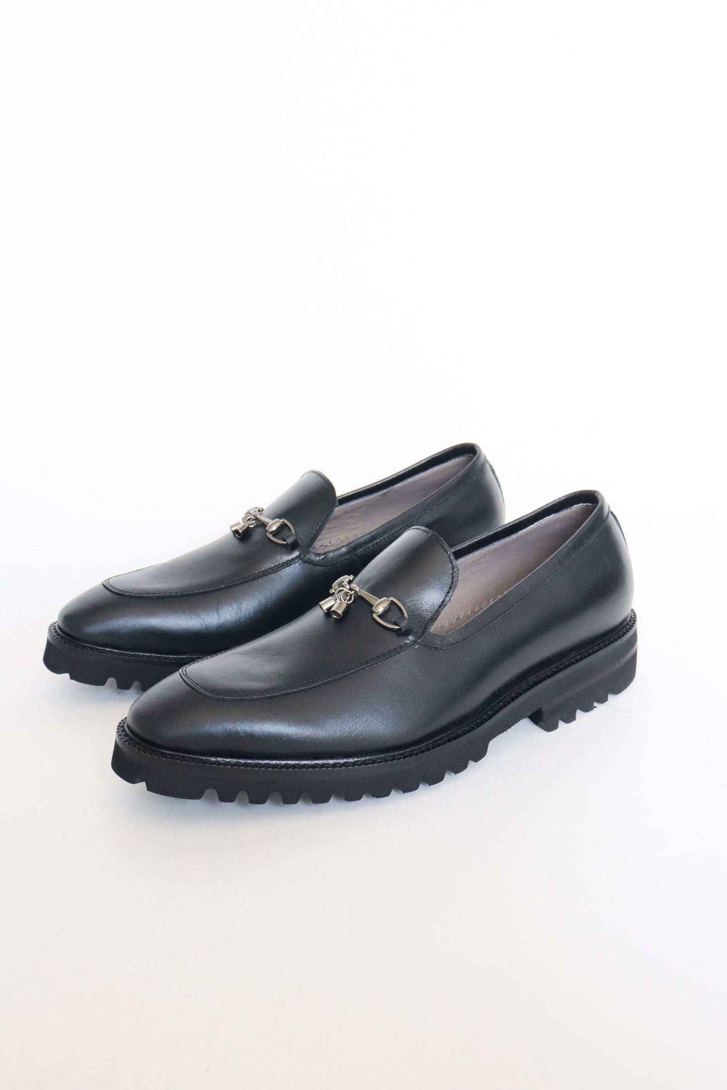 ZAPATO LOAFER EDWARD PARAHOMBRE EN CUERO NEGRO / REF: LUZ 2343