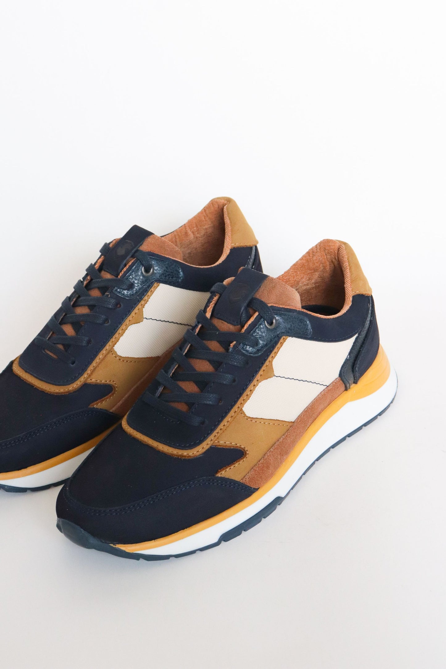 TENIS ROMEO PARA HOMBRE EN CUERO AZUL X MIEL / REF: CLCK 2019