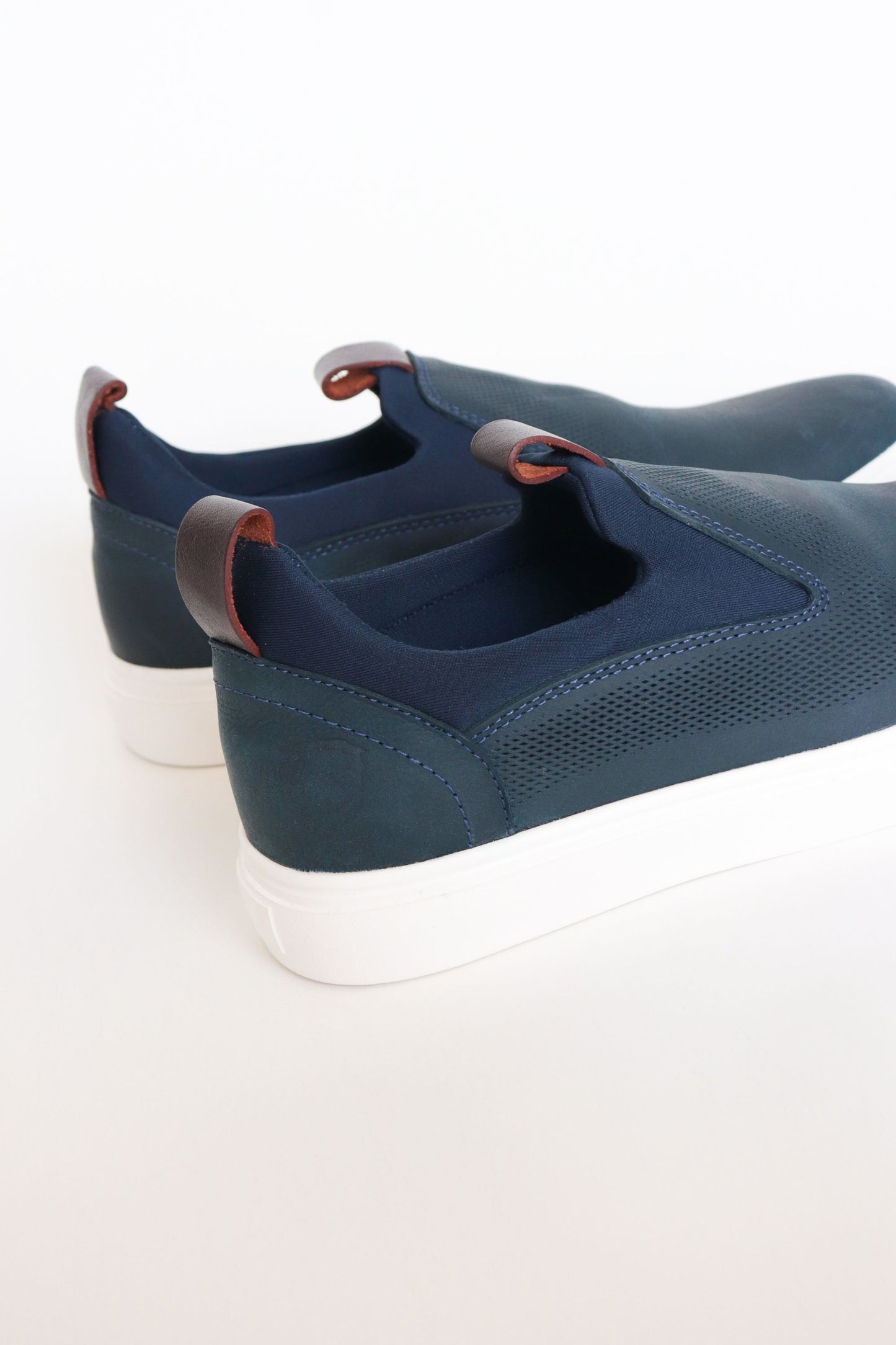 TENIS SLIDER AMIR EN CUERO AZUL PARA HOMBRE / SPN 2801