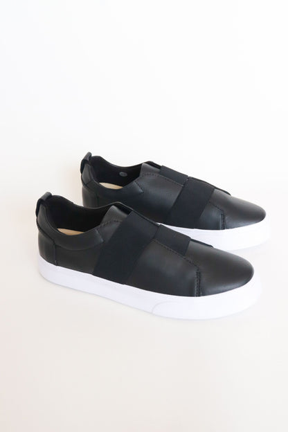 TENIS VICTOR SLIDERS DE CUERO NEGRO PARA HOMBRE / REF: TOM 571