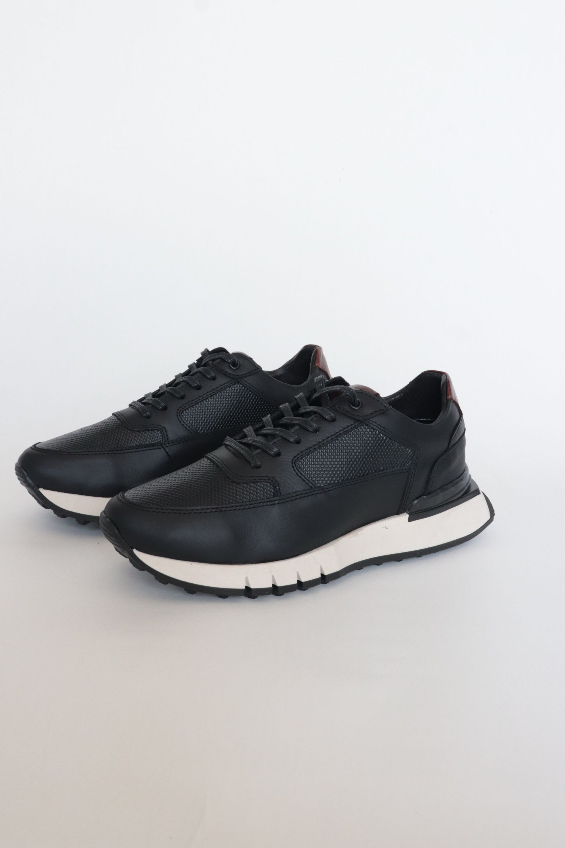 TENIS NEGRO PARA HOMBRE|REF: 600-A MARC – Freezonecalzado