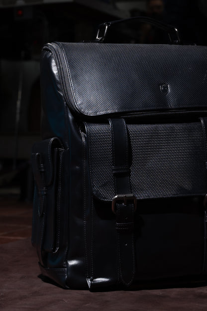 MORRAL ADRIAN MULTIFUNCIONAL EN CUERO NEGRO PARA HOMBRE | FREE ZONE
