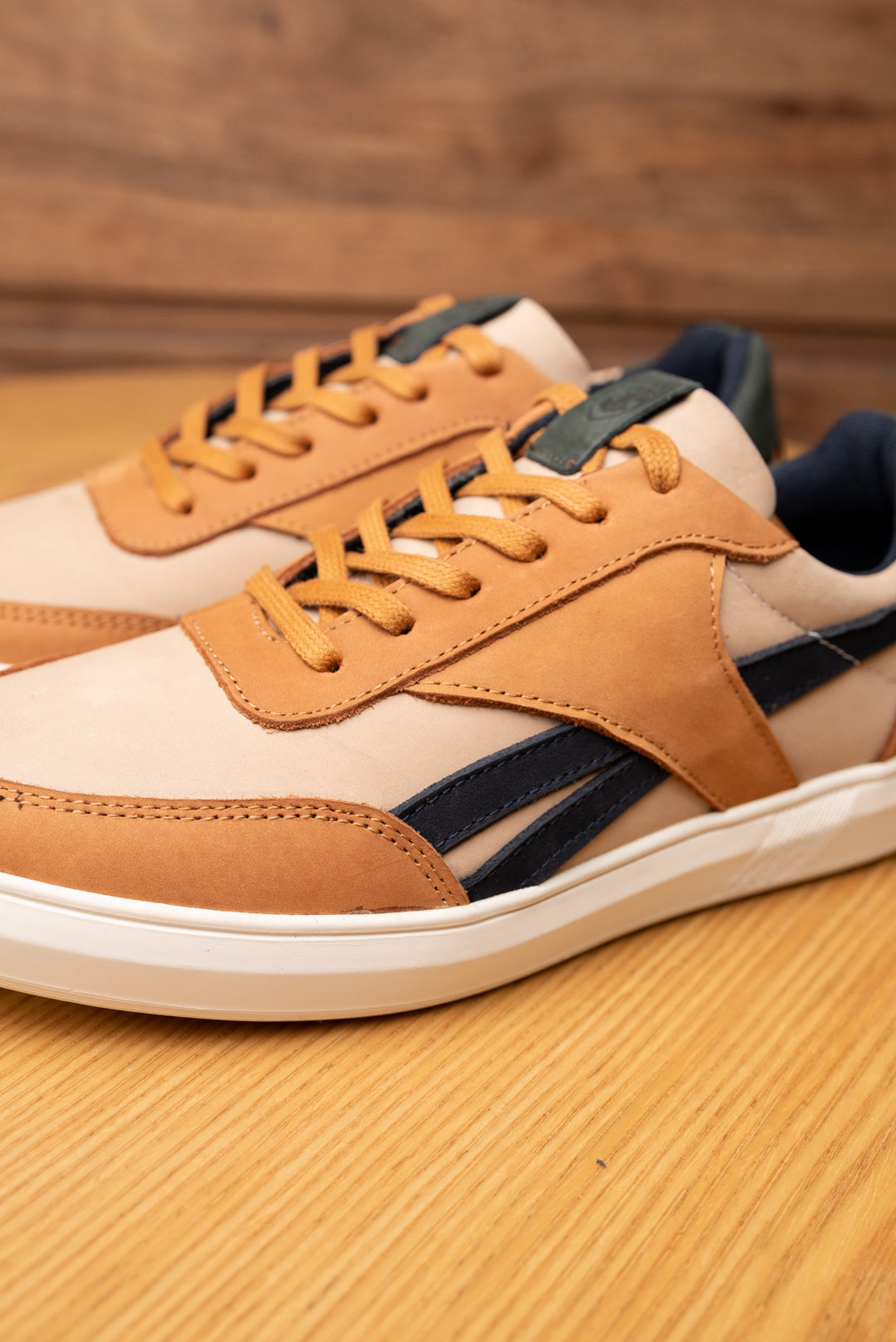 TENIS OBLIVIONS EN CUERO MIEL PARA HOMBRE / CLCK