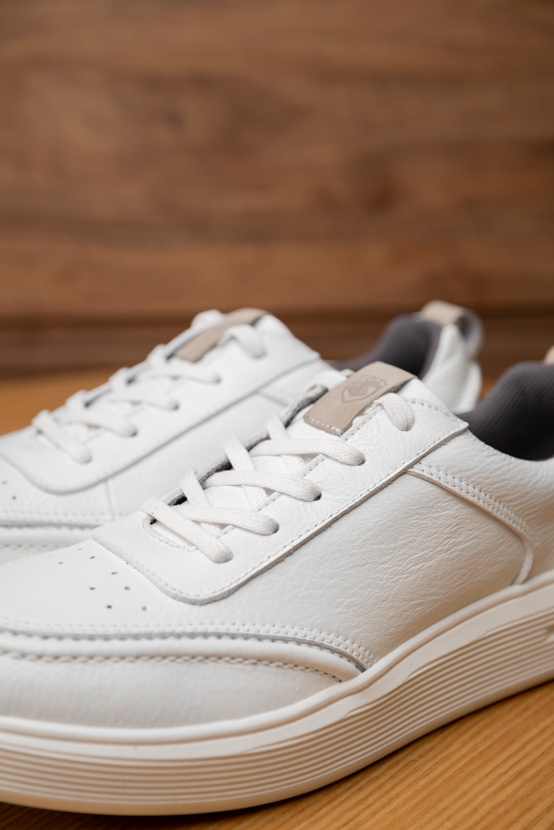 TENIS EN CUERO BLANCO PARA HOMBRE / REF SPIKE CLCK