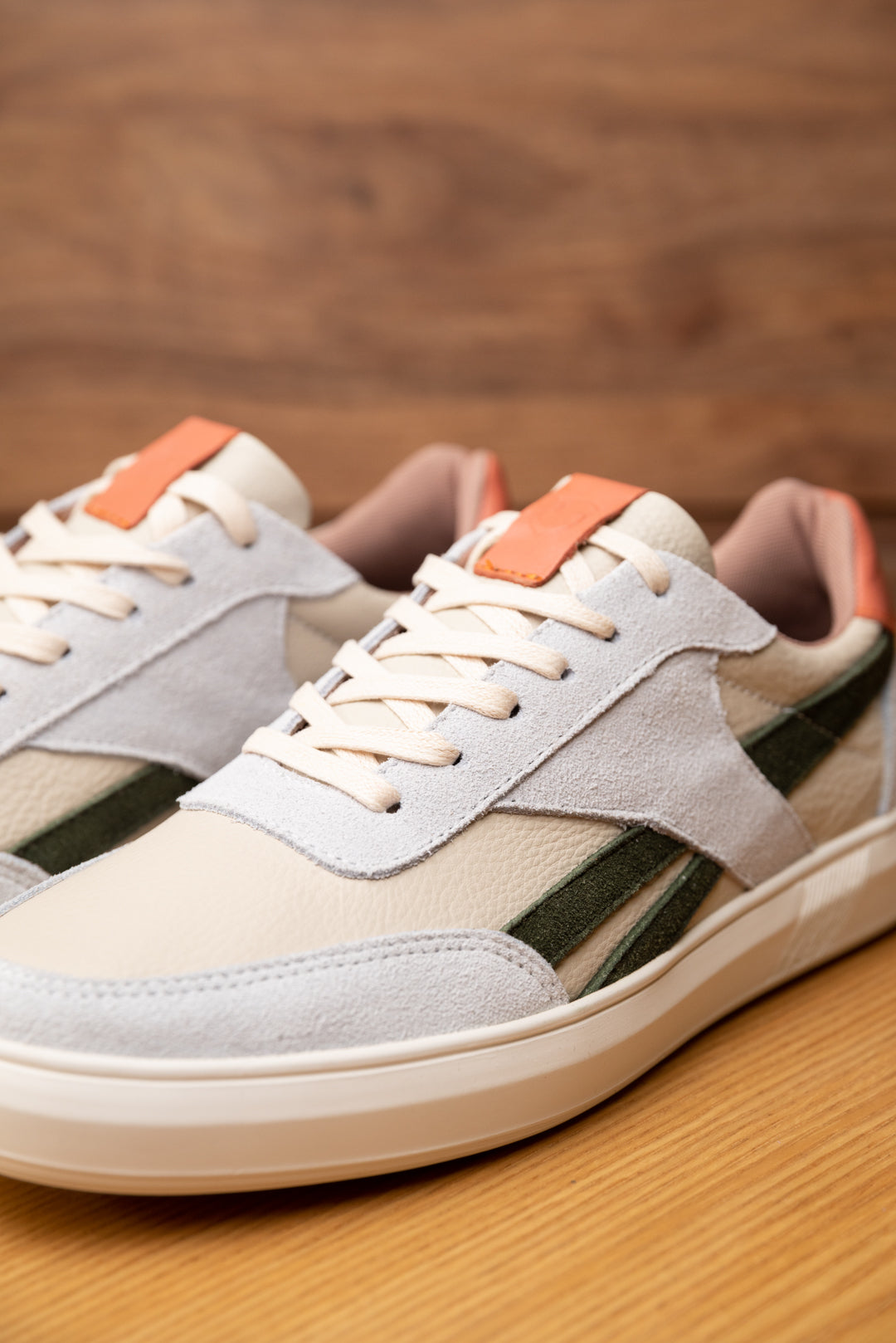 TENIS  EN CUERO CREMA PARA HOMBRE / REF OBLIVIONS CLCK