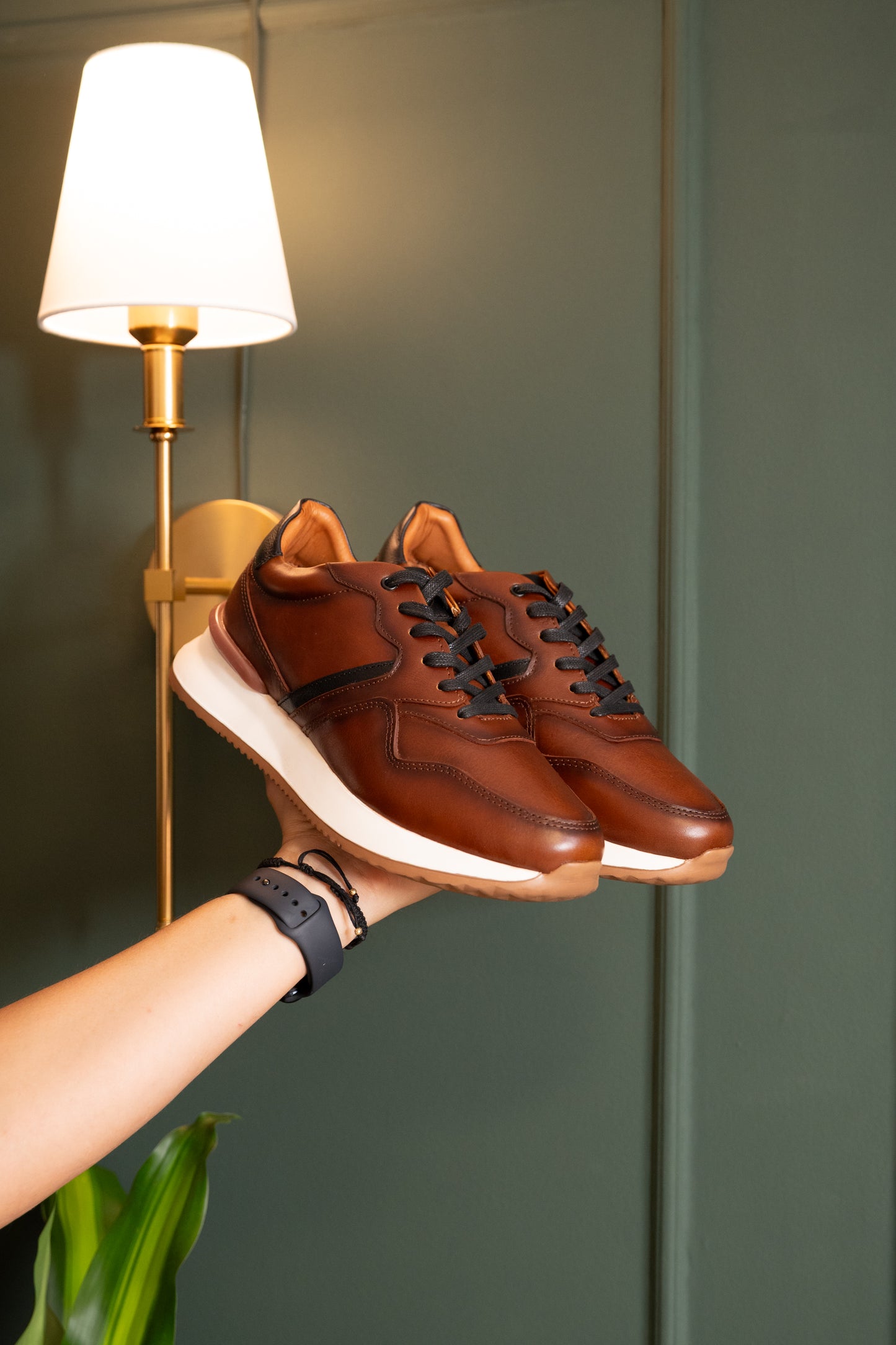 TENIS PARA HOMBRE EN CUERO MIEL AEROGRAFIADO  REF: D19 VENECIA