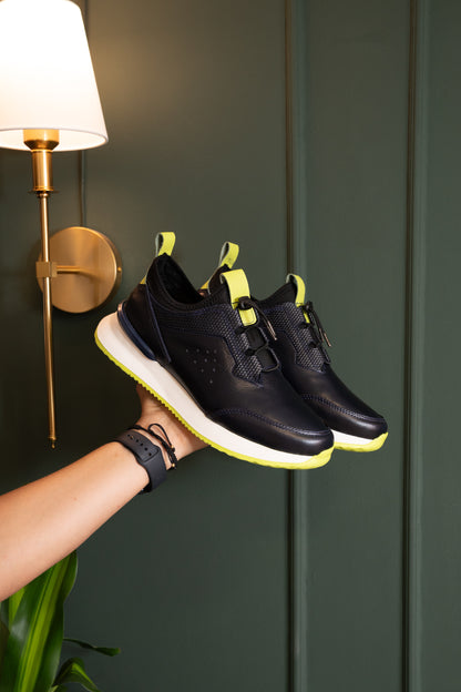 TENIS PARA HOMBRE EN CUERO AZUL X SUELA BLANCA VERDE / REF: VIGO D 19