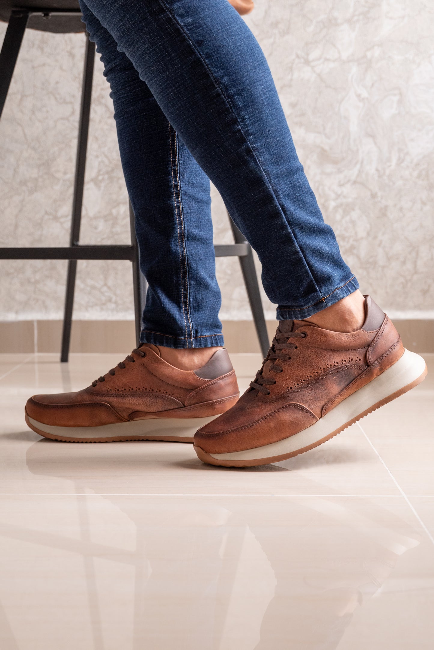 TENIS PARA HOMBRE EN CUERO RUSTICO | REF: BRISTOL T-15