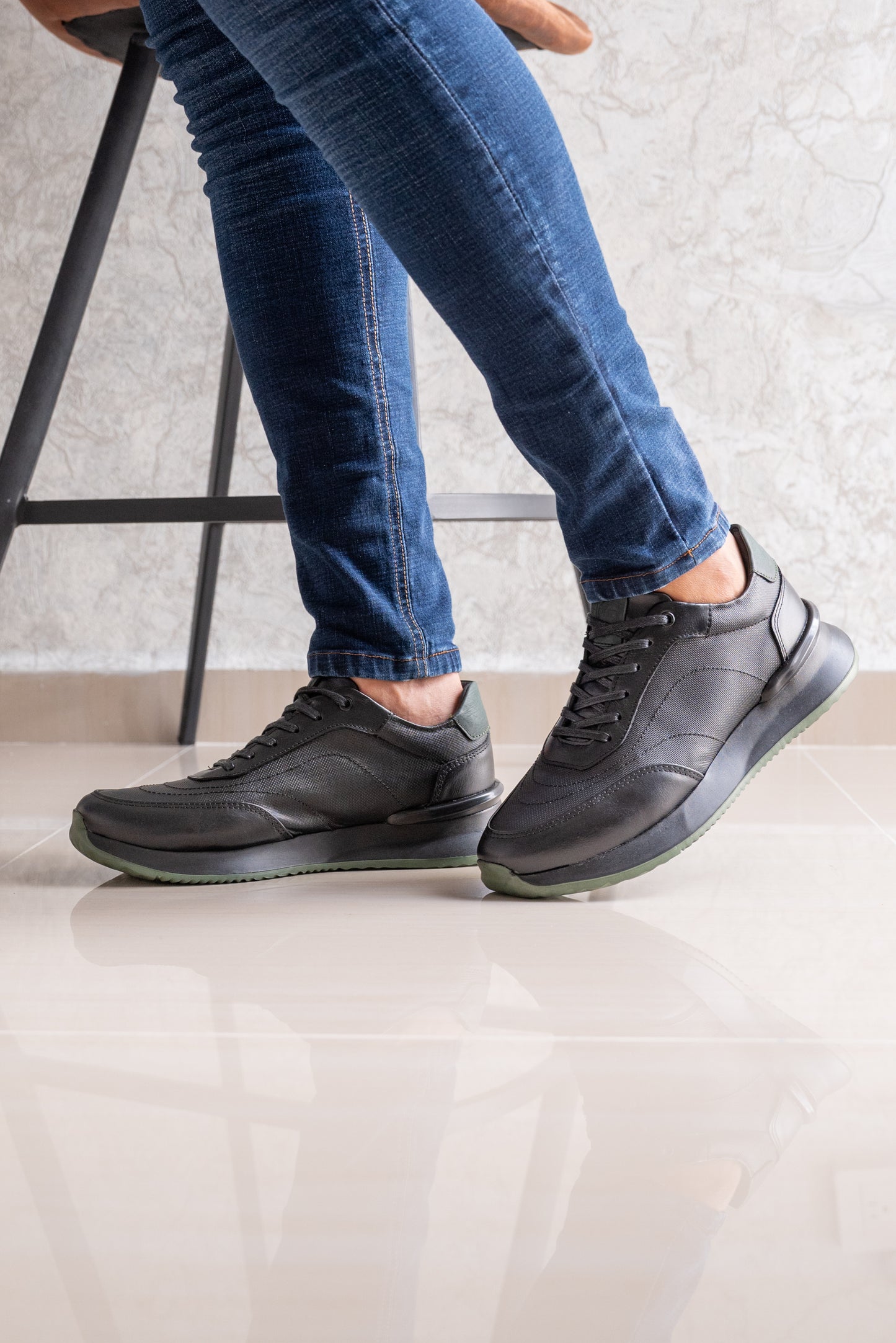 TENIS PARA HOMBRE EN CUERO NEGRO X VERDE | REF PARIS