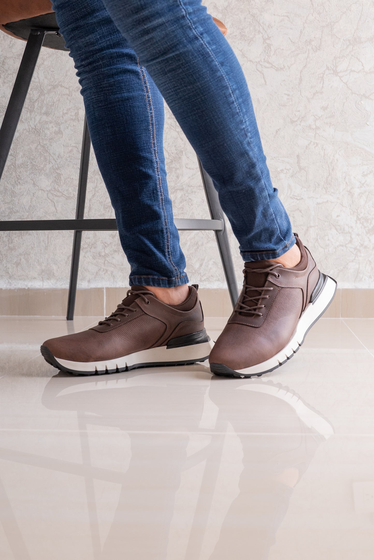 TENIS  EN CUERO CAFE PARA HOMBRE / REF: FRED B-91