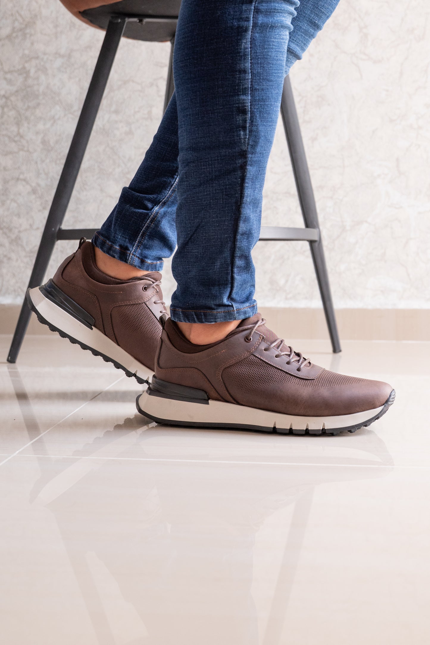 TENIS  EN CUERO CAFE PARA HOMBRE / REF: FRED B-91