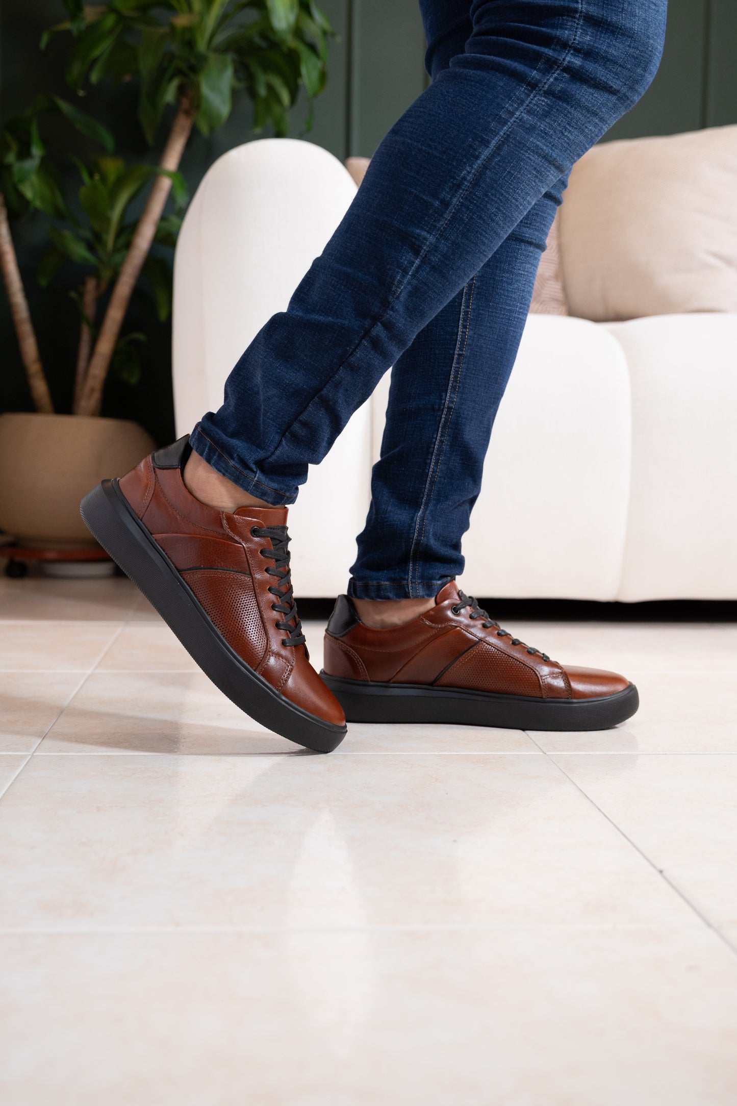 TENIS PARA HOMBRE EN CUERO COÑAC REF: SIDNEY 3220