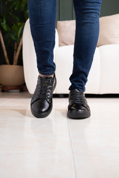 TENIS PARA HOMBRE EN CUERO NEGRO X VERDE REF: SIDNEY 3220