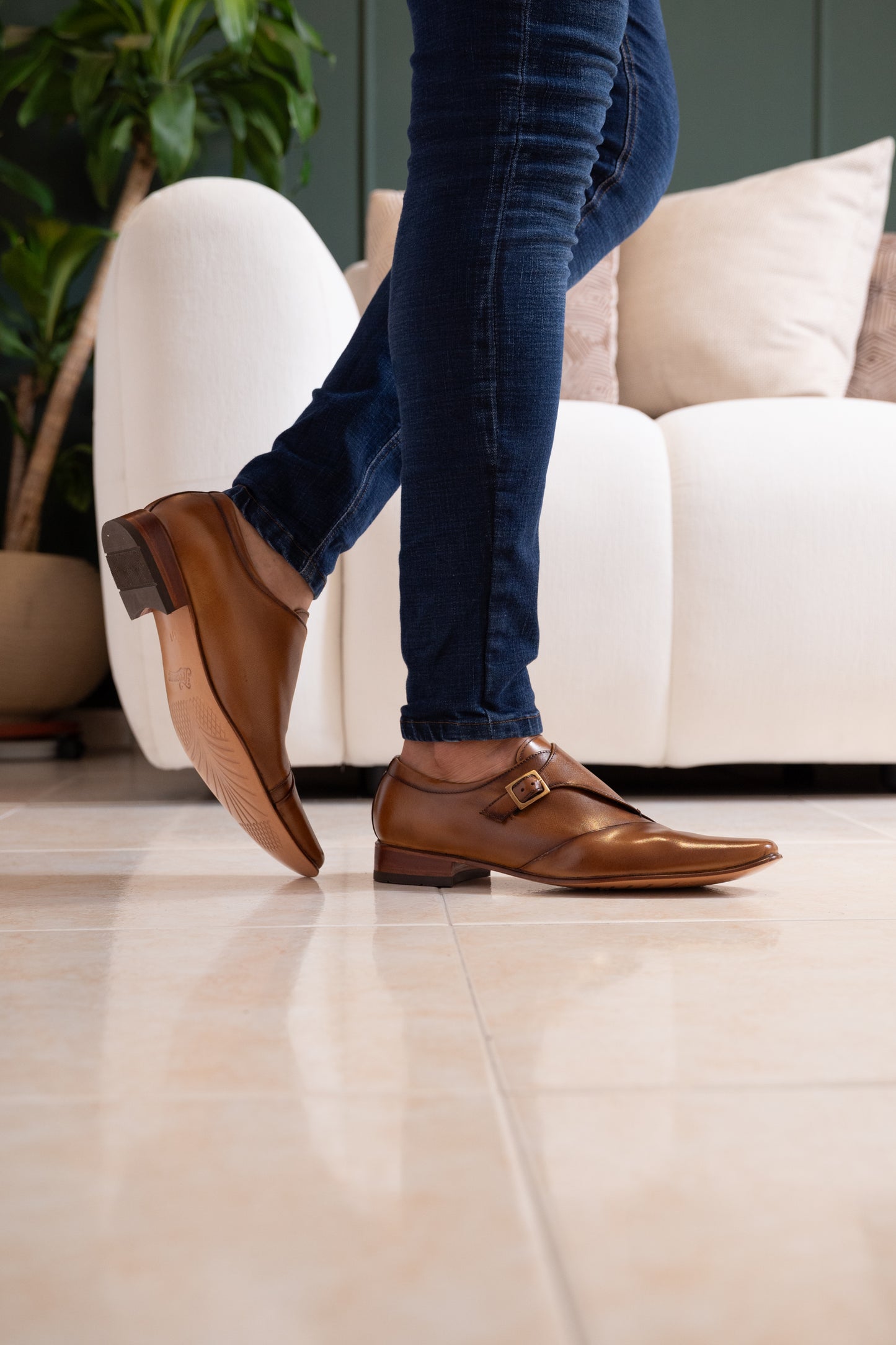 ZAPATO ELEGANTE EN CUERO MIEL PARA HOMBRE REF: EMPOLEON 6070