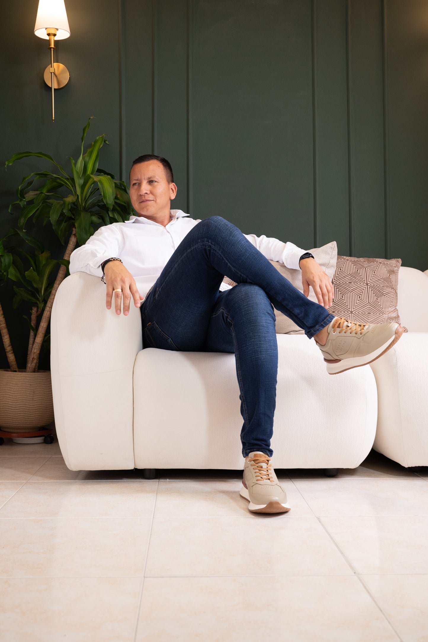 TENIS PARA HOMBRE EN CUERO BEIS X MIEL NEON REF: D 12 IBIZA