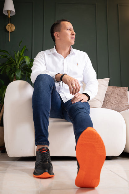 TENIS PARA HOMBRE EN CUERO NEGRO X NARANJA REF: D 12 IBIZA