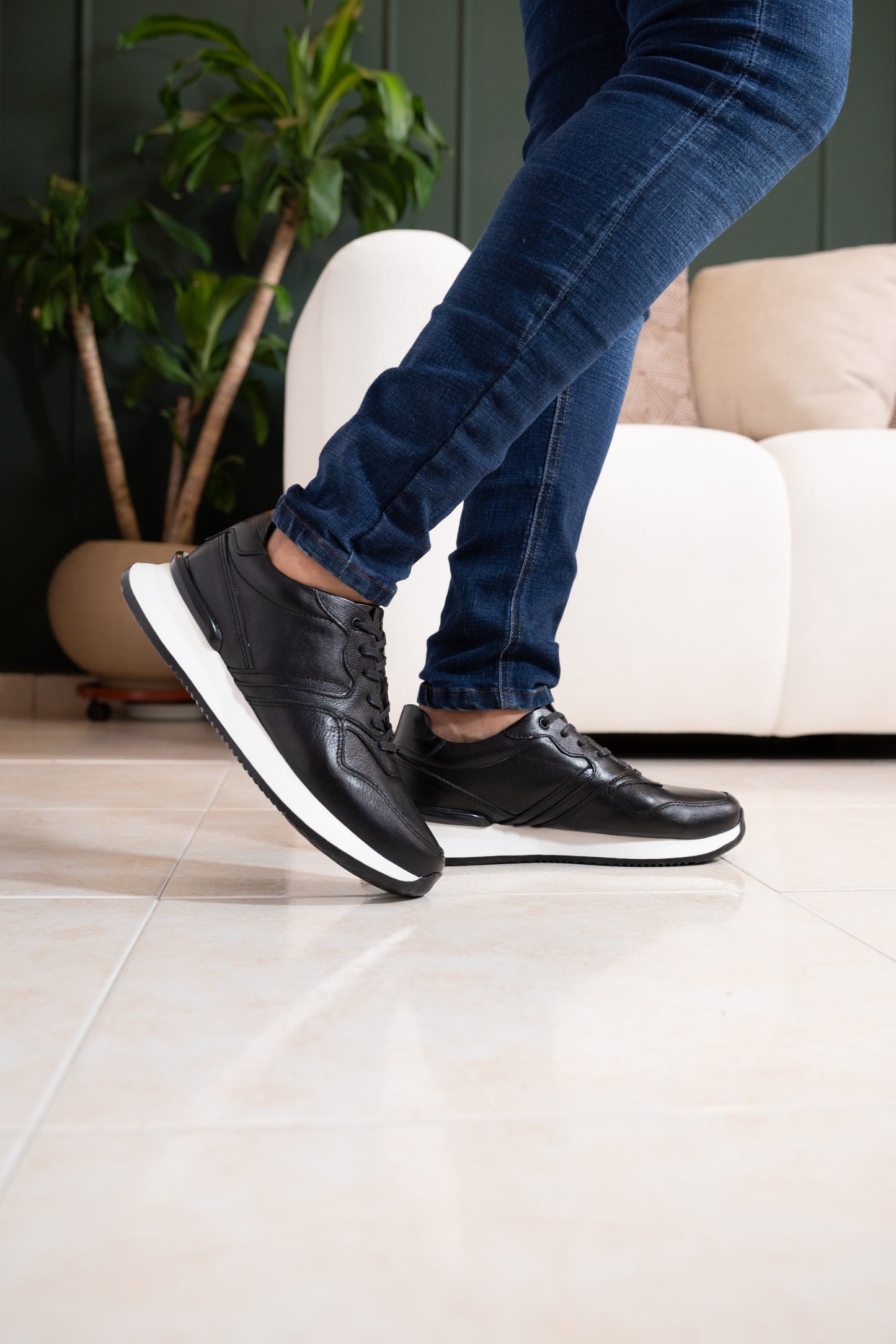 TENIS CUERO NEGRO PARA HOMBRE REF: D-19 VENECIA