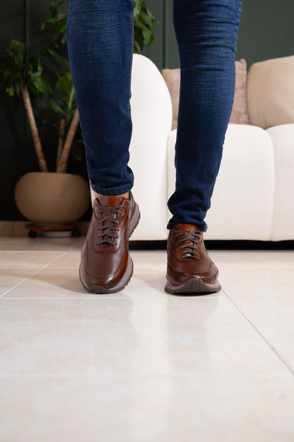 TENIS PARA HOMBRE EN CUERO COÑAC SUELA TR / REF: GUAHITO