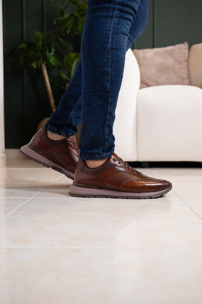 TENIS PARA HOMBRE EN CUERO COÑAC SUELA TR / REF: GUAHITO