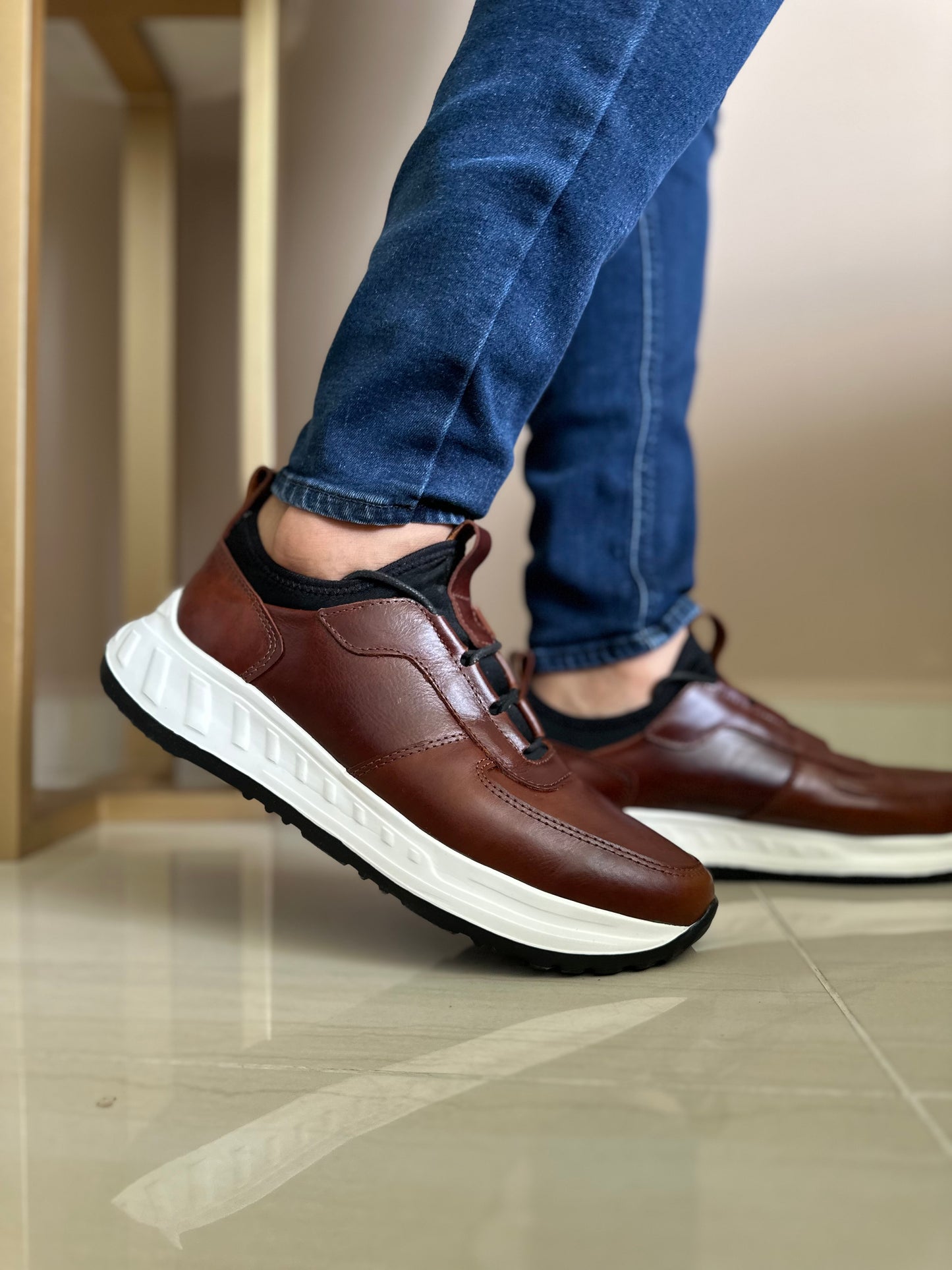 TENIS PARA HOMBRE EN CUERO MIEL | REF: DAVID 355