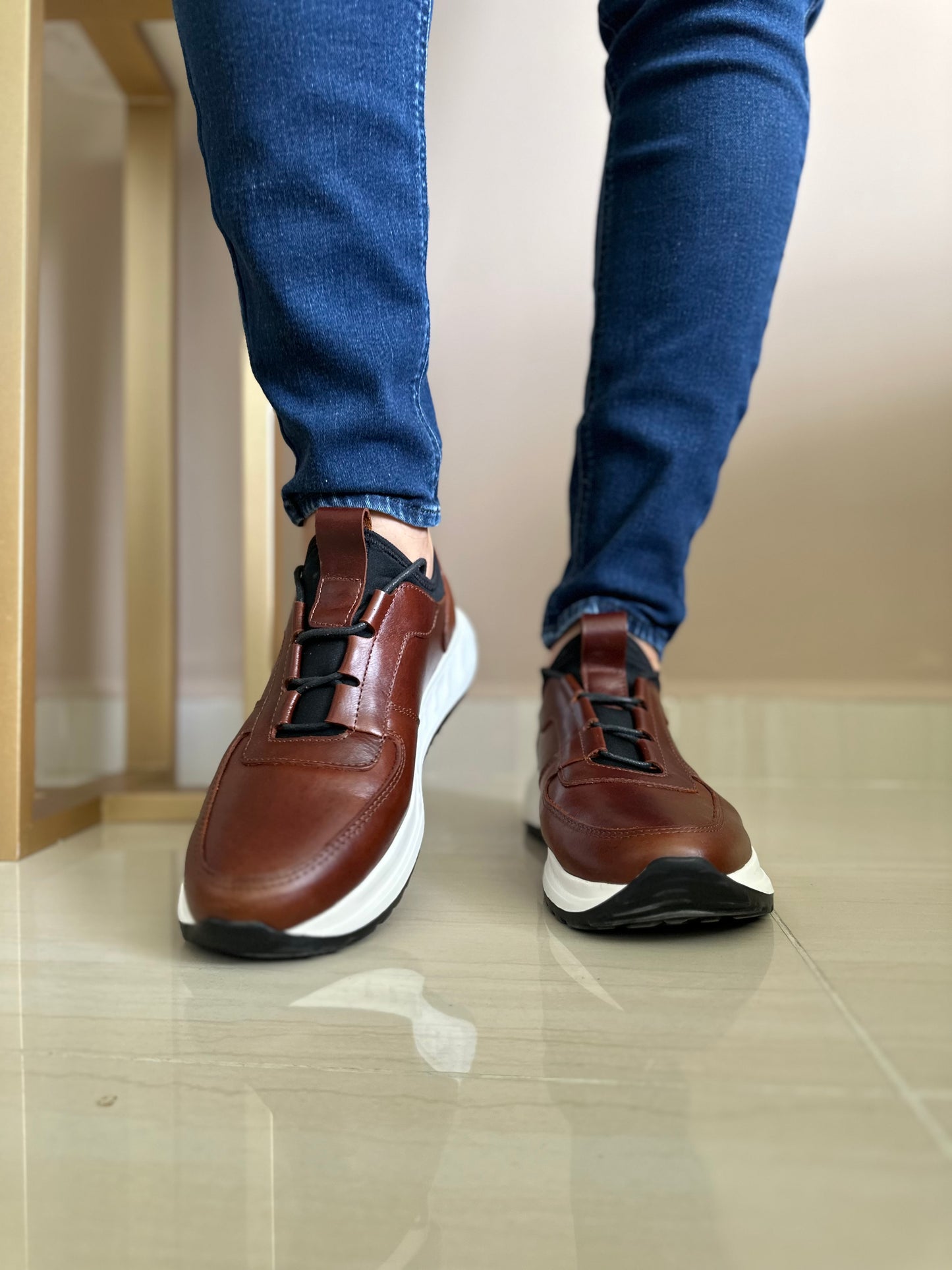 TENIS PARA HOMBRE EN CUERO MIEL | REF: DAVID 355
