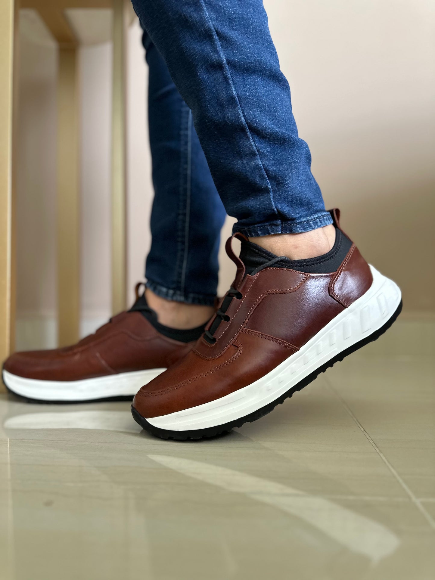 TENIS PARA HOMBRE EN CUERO MIEL | REF: DAVID 355