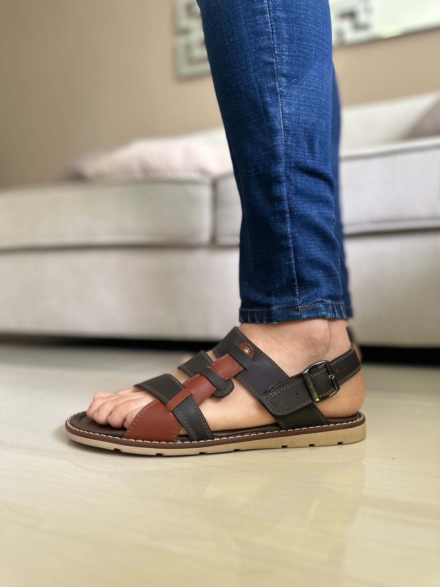 SANDALIA PARA HOMBRE EN CUERO MARRON X MIEL | REF: JOSE 022
