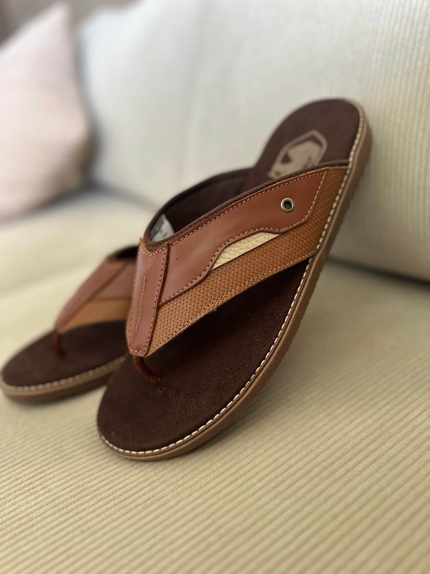 SANDALIA 3 PUNTADAS PARA HOMBRE EN CUERO MIELX CREMA  | REF:  MILAN 425
