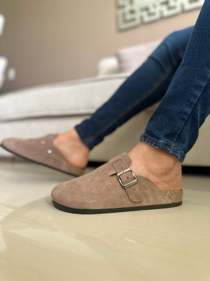 ZUECO PARA HOMBRE EN CUERO CARNAZA ARENA | REF: RAVELLO 77