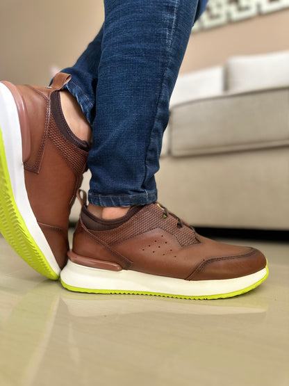 TENIS PARA HOMBRE EN CUERO MIEL X VERDE  / REF: VIGO 401