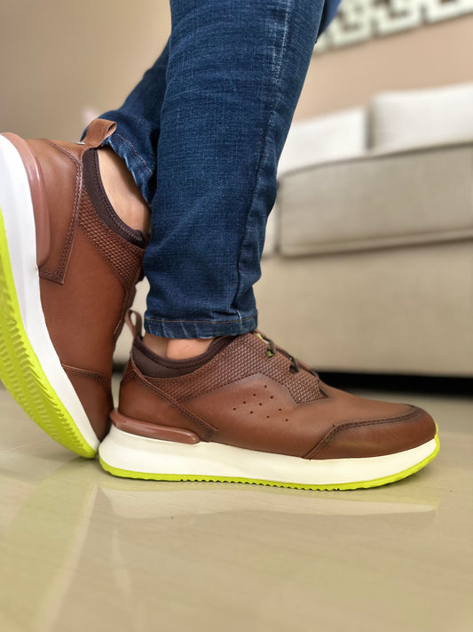 TENIS PARA HOMBRE EN CUERO MIEL X VERDE  / REF: VIGO 401