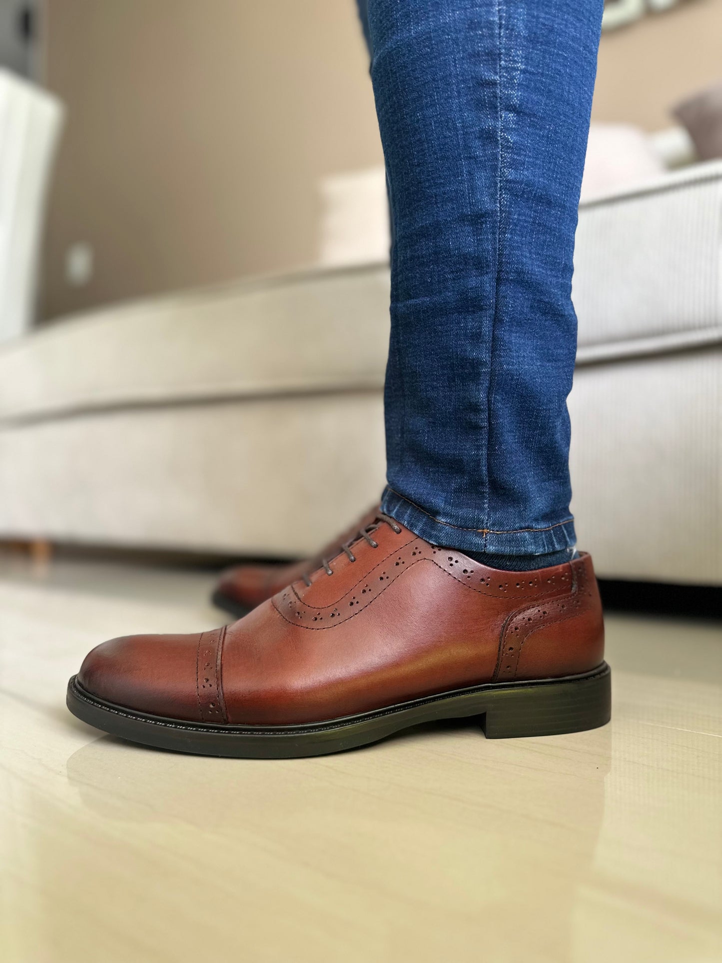 ZAPATO DERBY CASIANO EN CUERO MIEL PARA HOMBRE / REF: CLSS BOLÍVAR