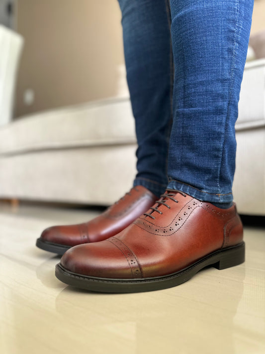 ZAPATO DERBY CASIANO EN CUERO MIEL PARA HOMBRE / REF: CLSS BOLÍVAR
