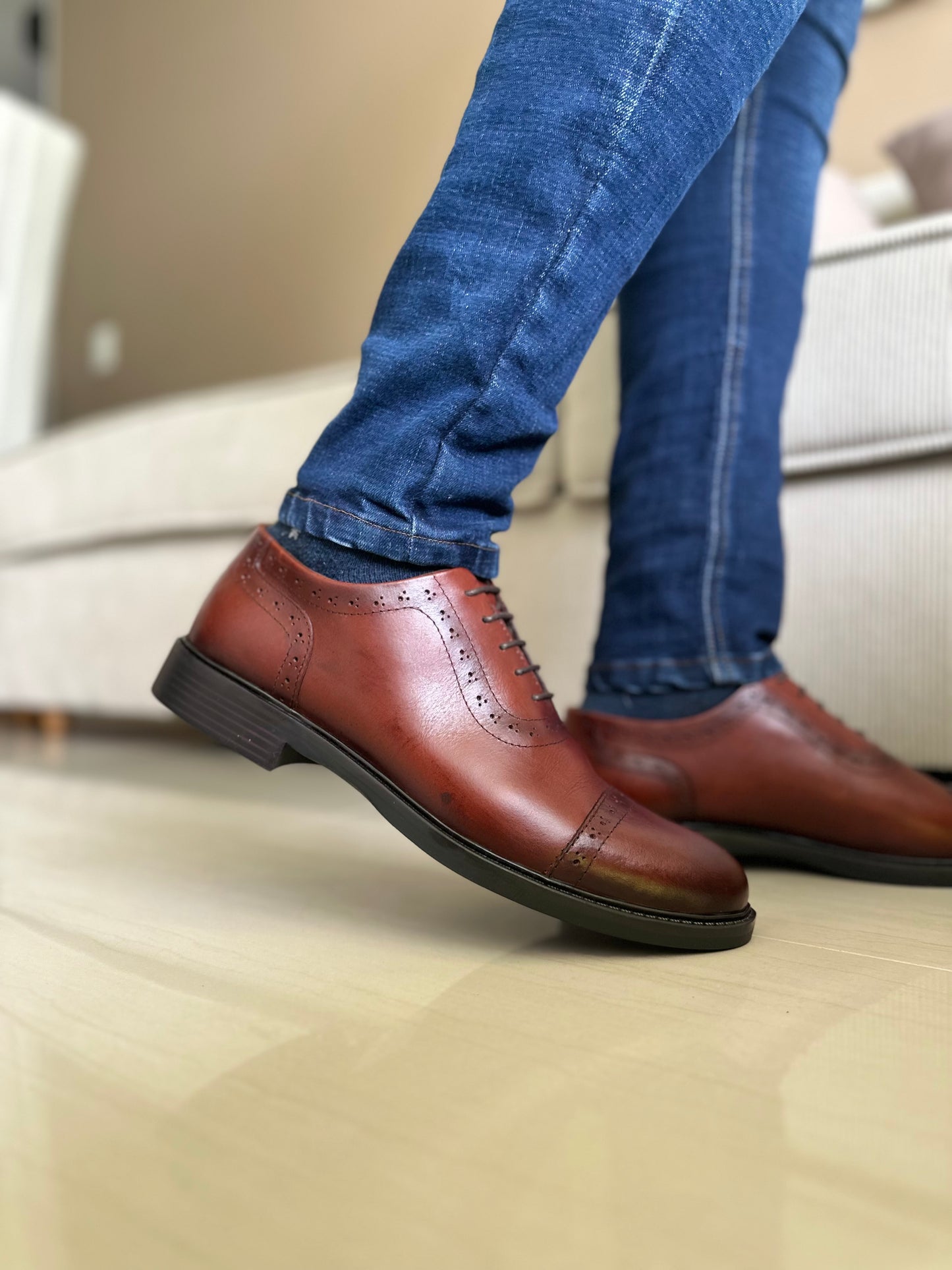 ZAPATO DERBY CASIANO EN CUERO MIEL PARA HOMBRE / REF: CLSS BOLÍVAR