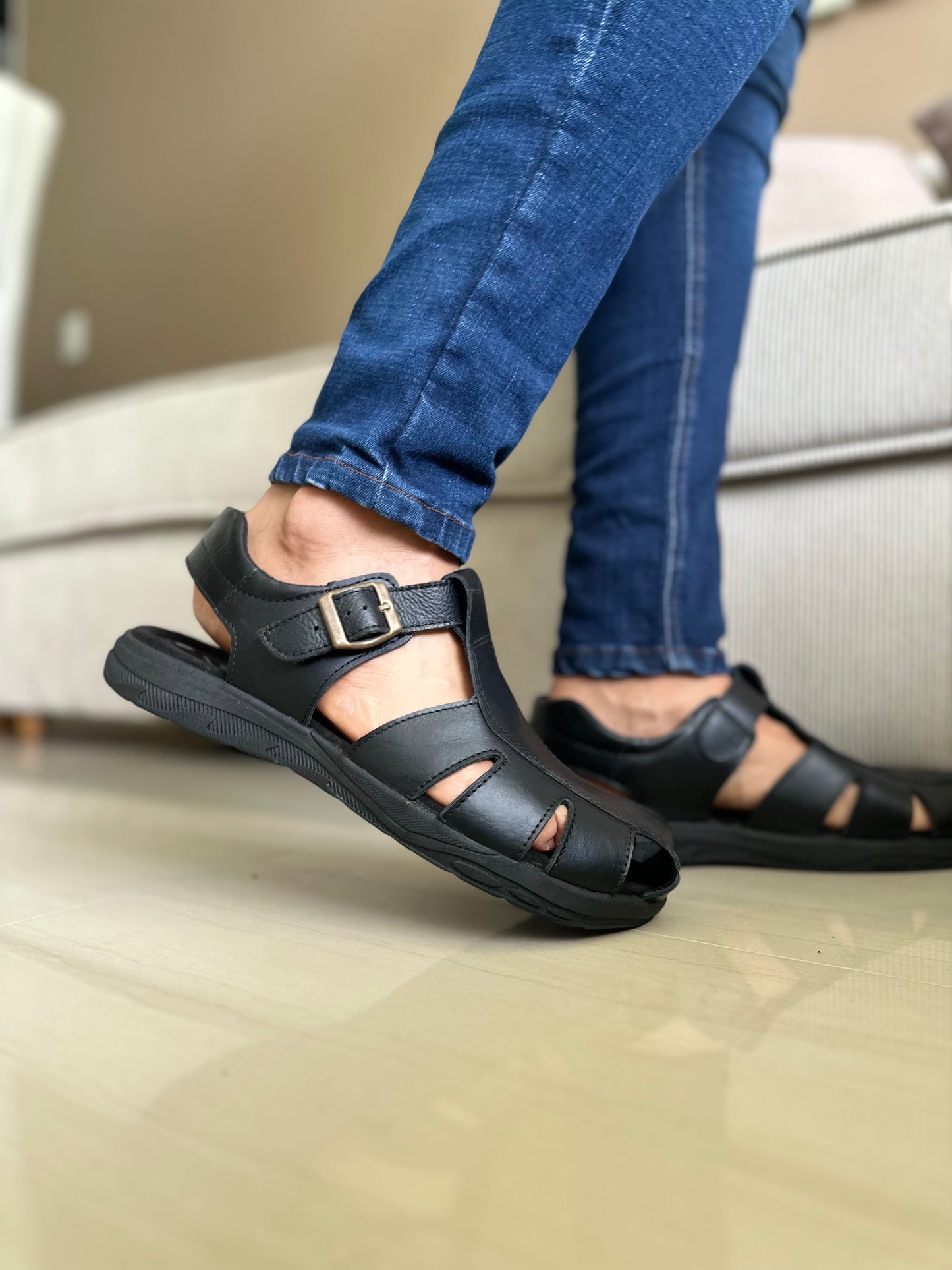 SANDALIA PARA HOMBRE EN CUERO NEGRO | REF: FRANCISCO 605