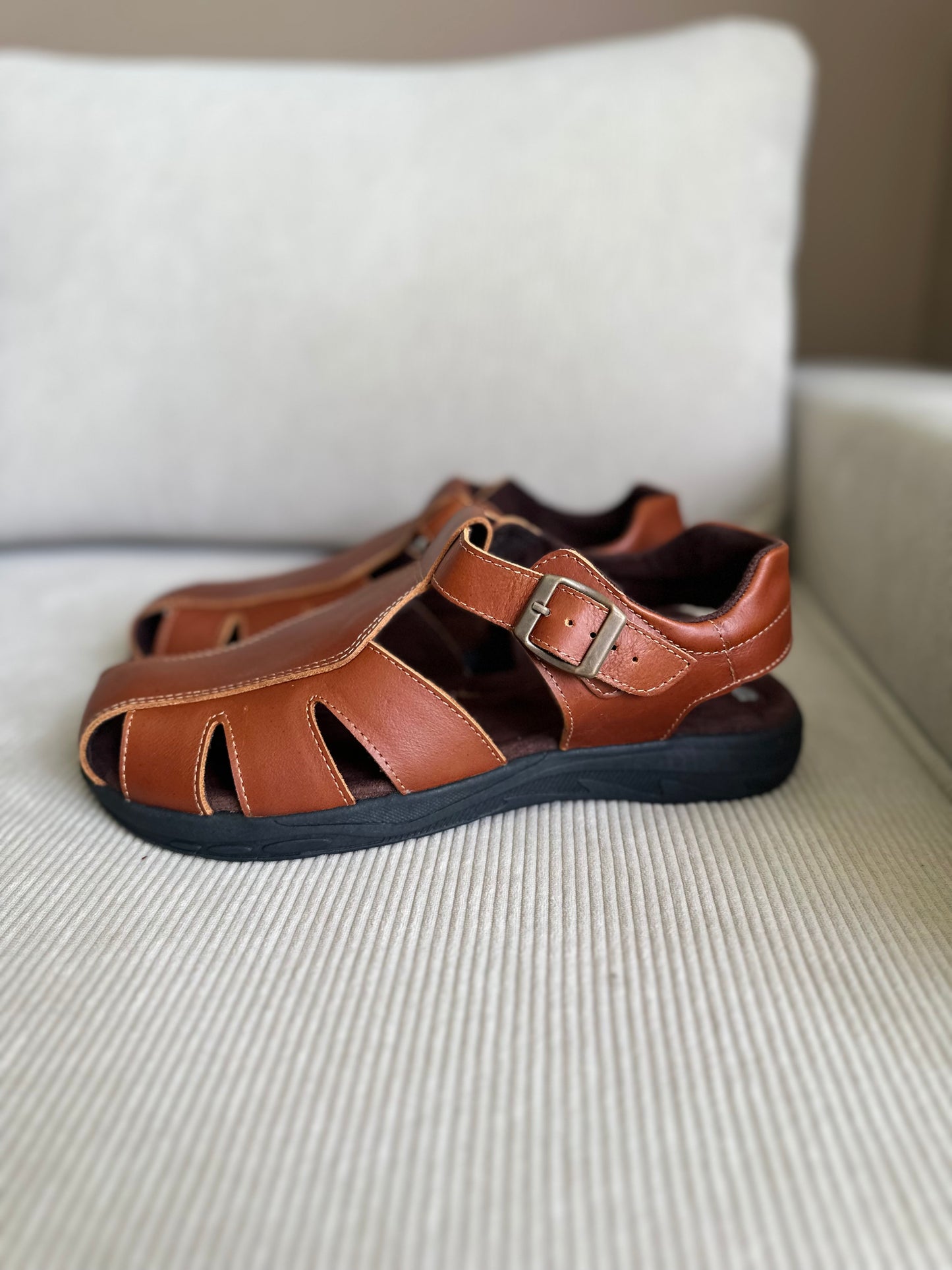 SANDALIA PARA HOMBRE EN CUERO MIEL | REF: FRANCISCO 605