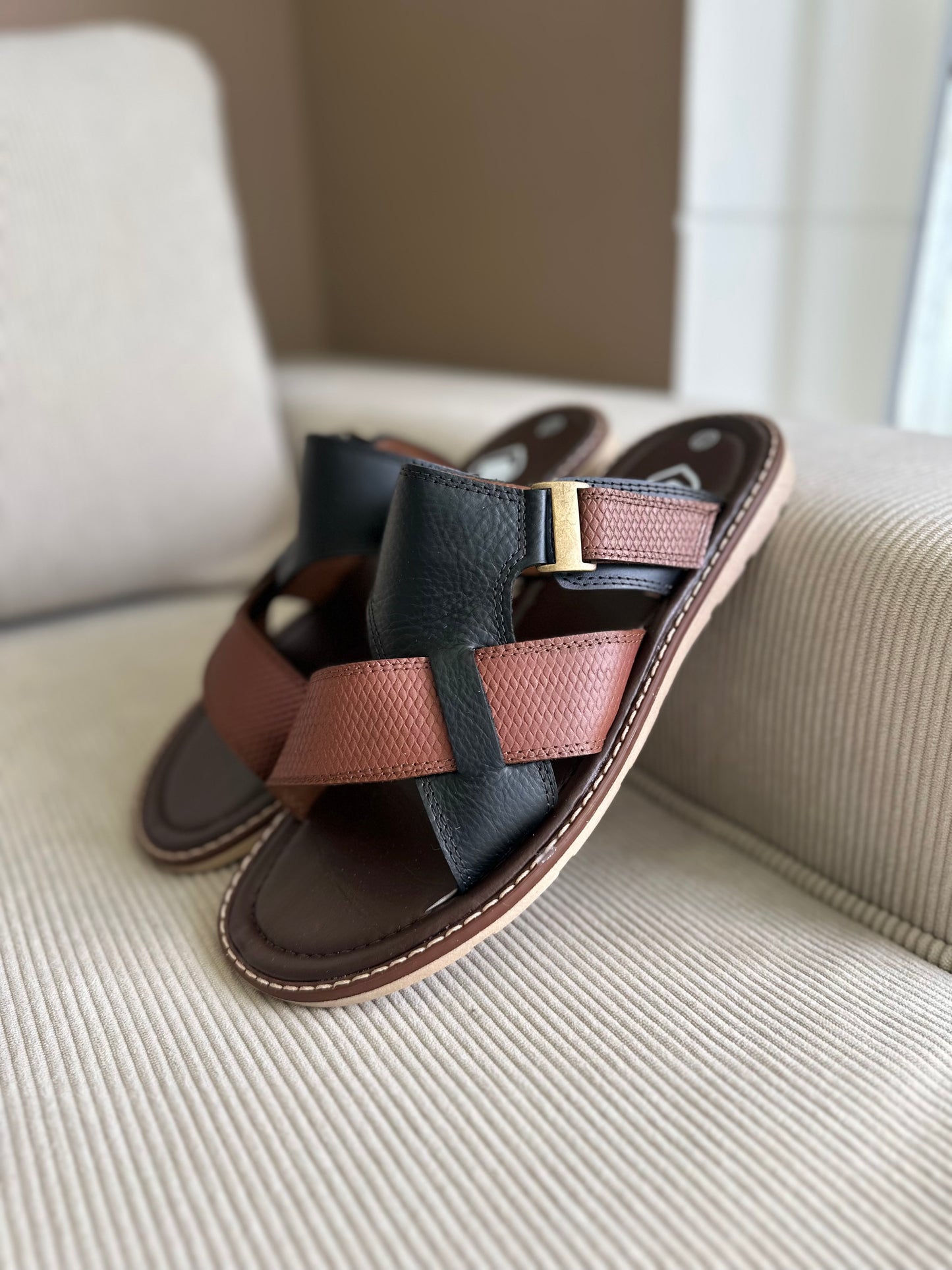 SANDALIAS PARA HOMBRE EN CUERO MARRON X MIEL REF: 025