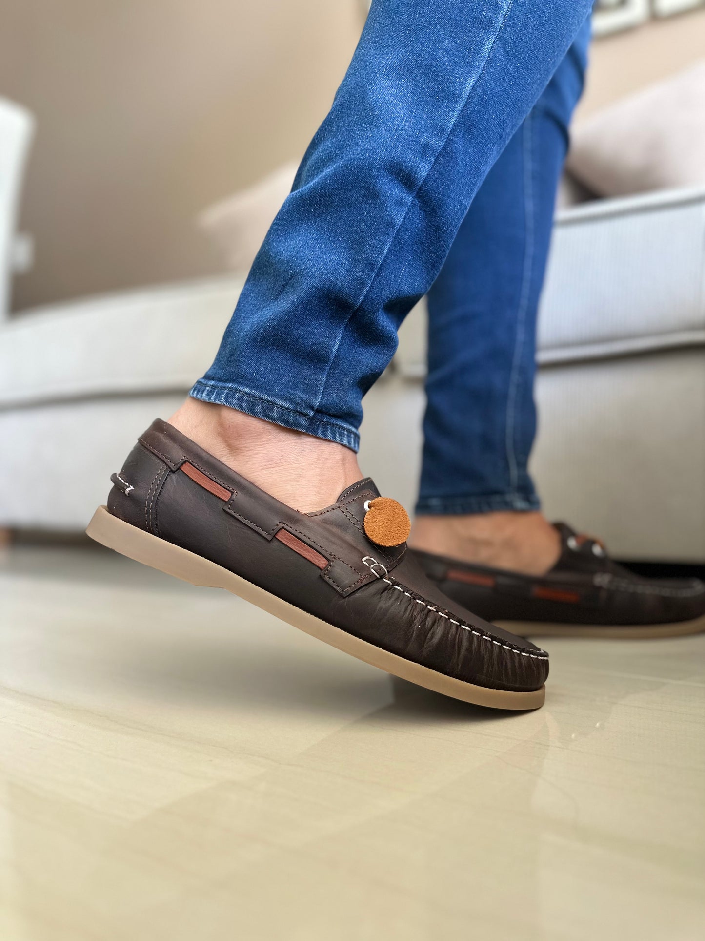 MOCASINES EN CUERO GRASO CAFE PARA HOMBRE REF: ANDREW 731