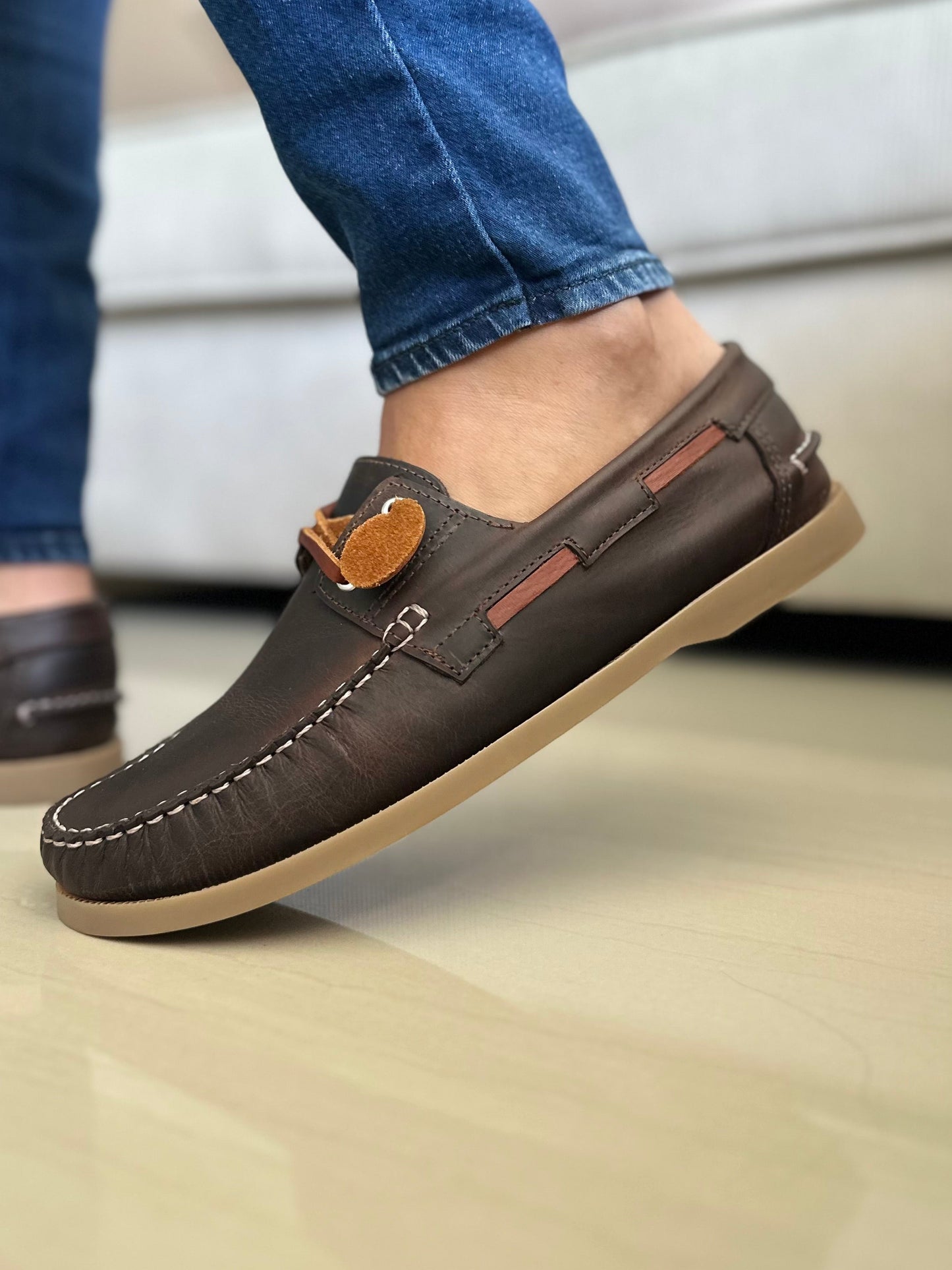 MOCASINES EN CUERO GRASO CAFE PARA HOMBRE REF: ANDREW 731