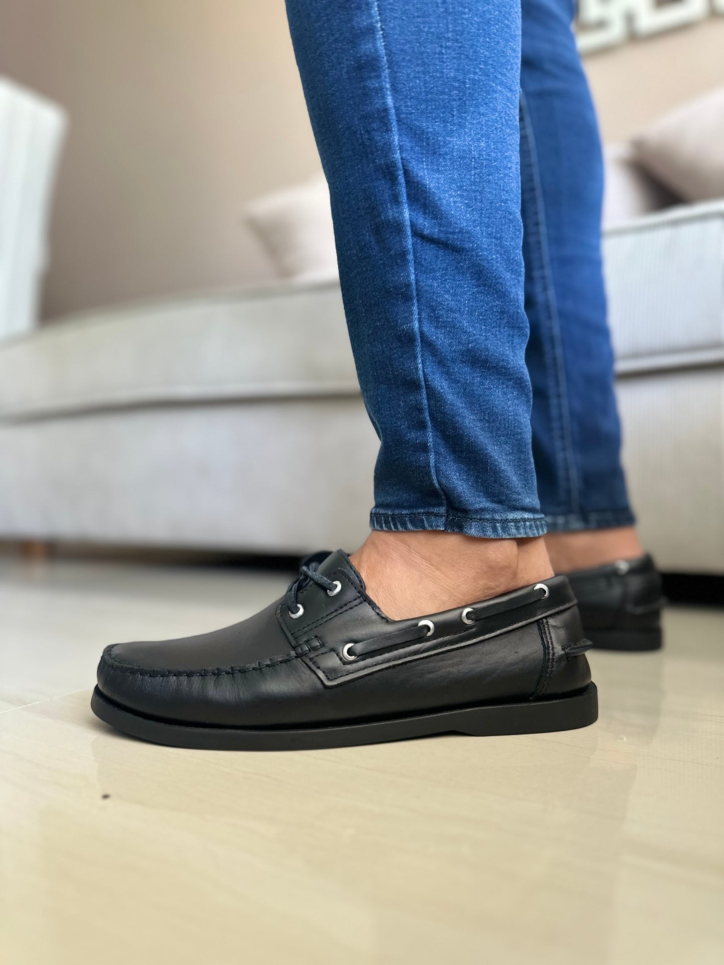 MOCASINES EN CUERO NEGRO PARA HOMBRE REF: ANDREW 731