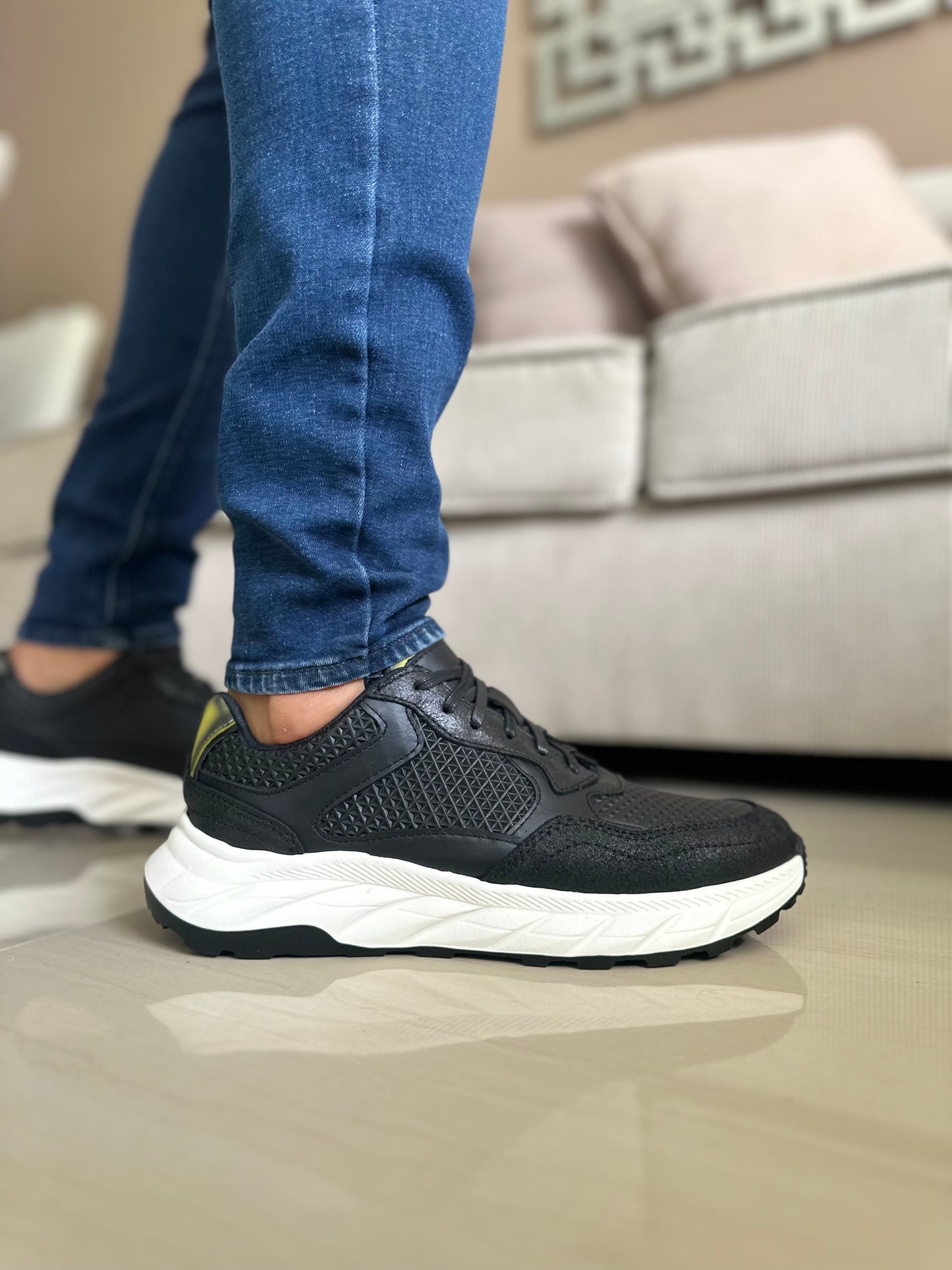 TENIS PARA HOMBRE EN CUERO NEGRO | REF TINJACA