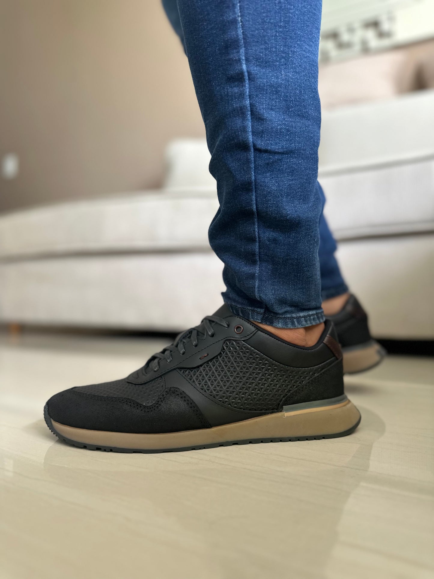 TENIS PARA HOMBRE EN CUERO NEGRO | REF ESMERALDA
