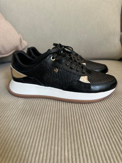 TENIS PARA DAMA EN CUERO NEGRO X BEIGE | REF ROSE
