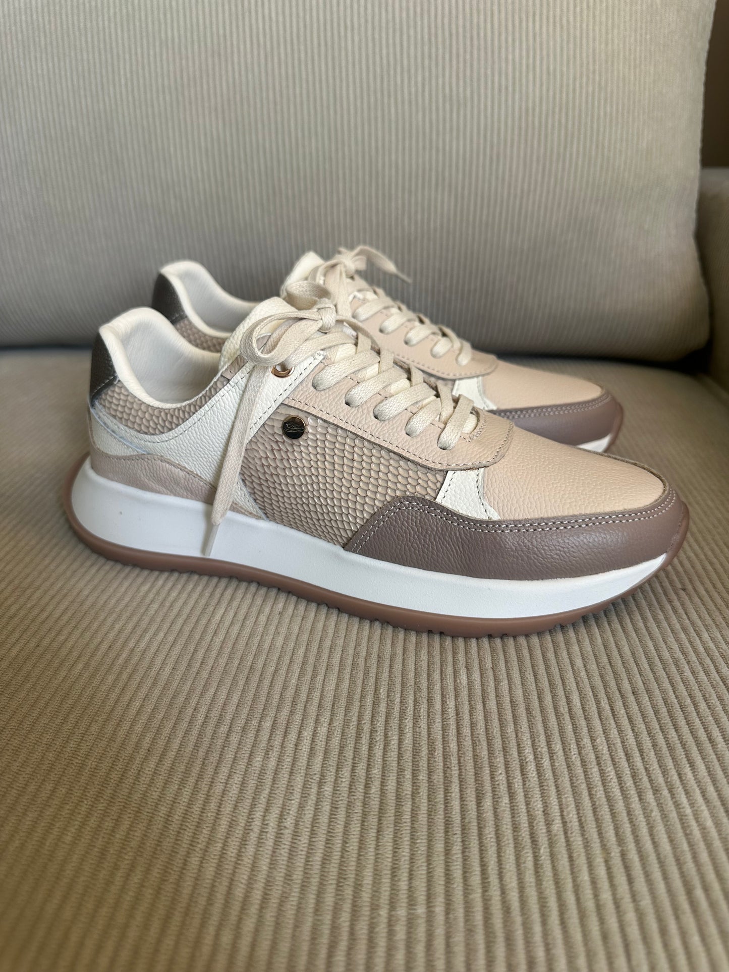 TENIS PARA DAMA EN CUERO CHAMPAGNE | REF ROSE