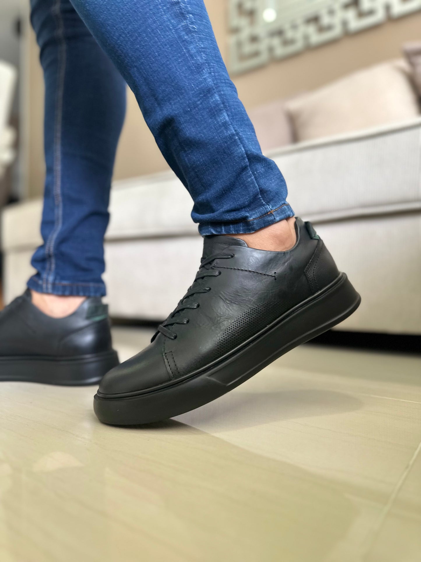 TENIS PARA HOMBRE EN CUERO NEGRO | REF NEBRASKA