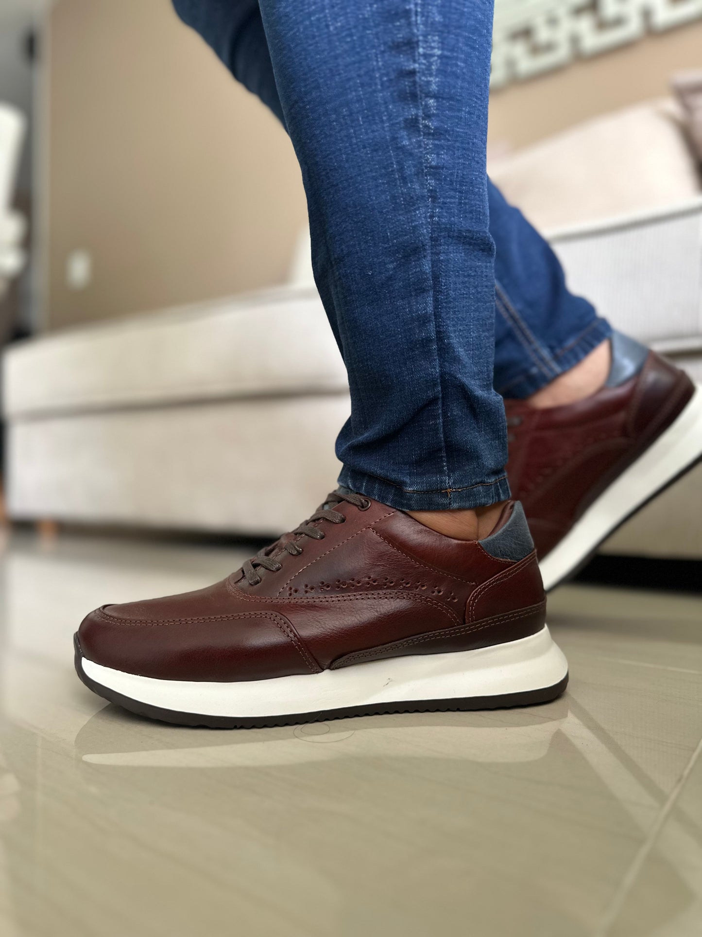 TENIS PARA HOMBRE EN CUERO CUERO COÑAC X AZUL | REF: BRISTOL T-15