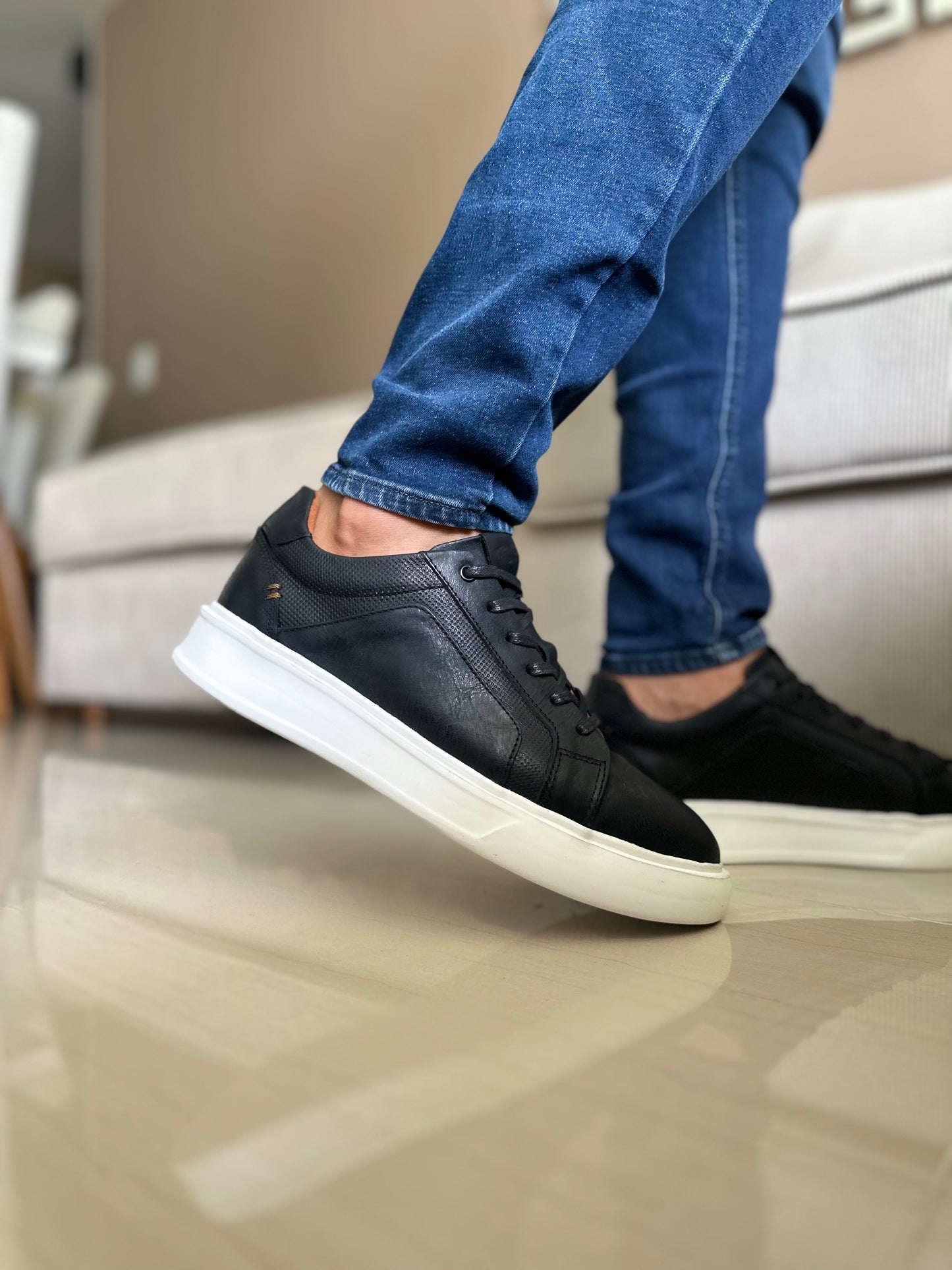 TENIS EN PARA HOMBRE EN CUERO NEGRO | REF CALIFORNIA